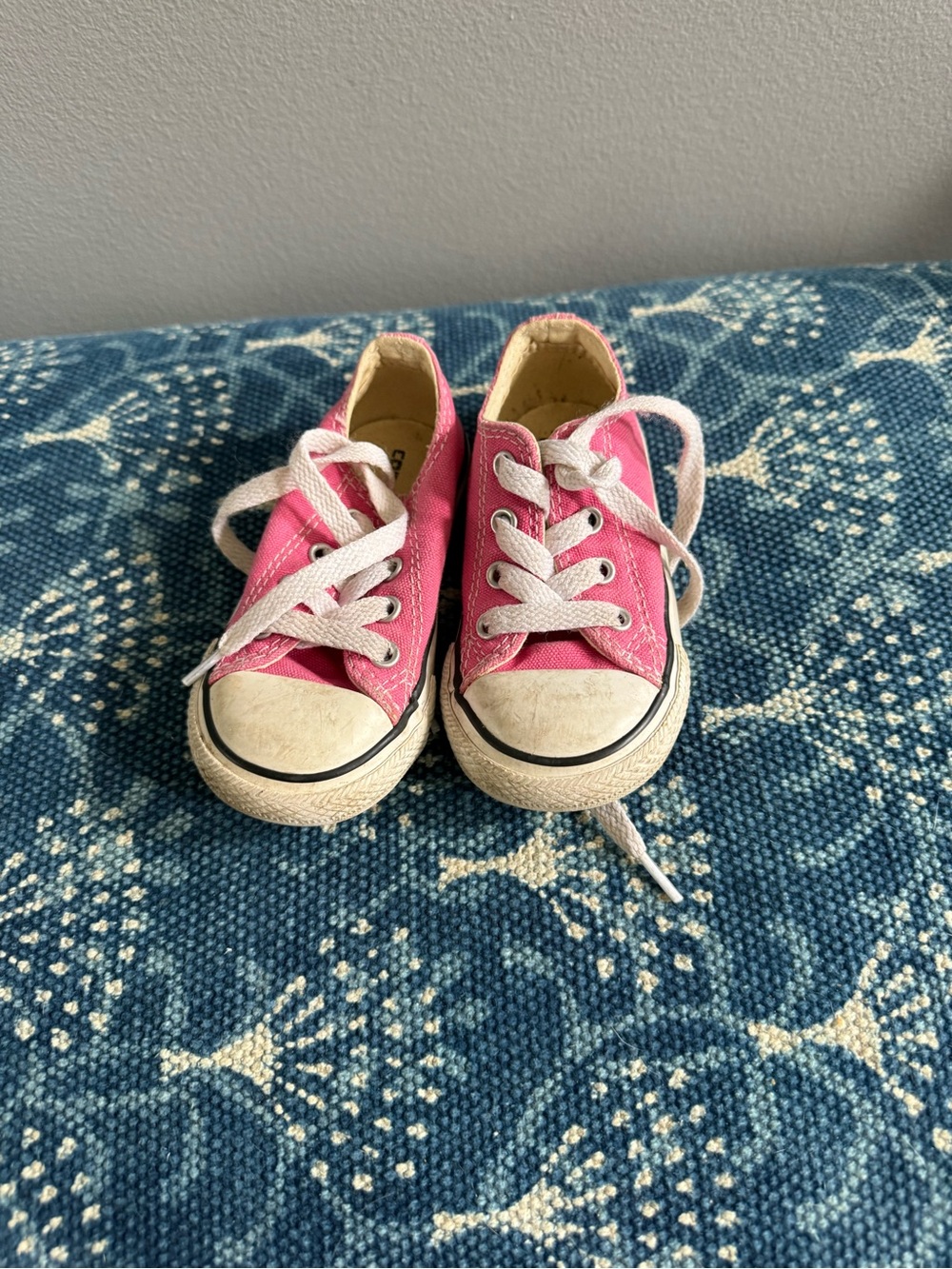 Converse Kids Hot Pink Low-Top Canvas Sneakers